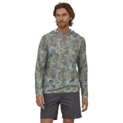 Patagonia Mens Cap Cool Daily Graphic Hoody - Relaxed Sale -Simms || Patagonia || Hareline Sales 231 patagonia mens cap cool daily graphic hoody relaxed lands and waters light plume grey 03 a46926e0 f409 43ea 8e2b 7142b7e2c657