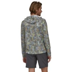 Patagonia Mens Cap Cool Daily Graphic Hoody - Relaxed Sale -Simms || Patagonia || Hareline Sales 231 patagonia mens cap cool daily graphic hoody relaxed lands and waters light plume grey 04 cdd72807 39d2 49c5 bfd0 d34eae558648