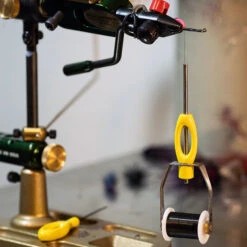 Loon Outdoors LOON ERGO BOBBIN -Simms || Patagonia || Hareline Sales Ergo Bobbin alt 1 1000x 57097679 6a98 4fe3 ba7a c52e3a7a4c91