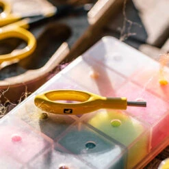 Loon Outdoors Loon Ergo Dubbing Pick -Simms || Patagonia || Hareline Sales Ergo Dubbing Pick alt 5 1000x 17ed9018 6cbd 4830 b79c 2acffbe8d9a4