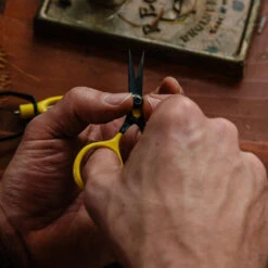 Loon Outdoors LOON RAZOR SCISSOR 4" -Simms || Patagonia || Hareline Sales Razor Scissors alt 3 1000x 883a32fd 9099 4ffd 9c9d 77943608a5d9