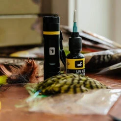 Loon Outdoors LOON UV BENCH LIGHT -Simms || Patagonia || Hareline Sales UV Bench Light alt 3 1000x 43e67072 e54b 42bf 8465 56167c27a20c