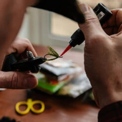 Loon Outdoors LOON UV CLEAR FLY FINISH - THIN -Simms || Patagonia || Hareline Sales UV Clear Fly Finish alt 1 1000x 6ac9fddc c4b1 4887 a89a ee7da17842ff