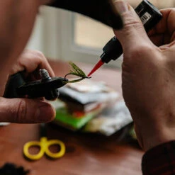 Loon Outdoors LOON UV CLEAR FLY FINISH - THICK -Simms || Patagonia || Hareline Sales UV Clear Fly Finish alt 1 1000x e85b2da3 5506 4555 a38d fae415448e74