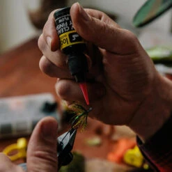 Loon Outdoors LOON UV CLEAR FLY FINISH - THICK -Simms || Patagonia || Hareline Sales UV Clear Fly Finish alt 2 1000x 7a33854a 5b13 437a add1 ed2865a051a3