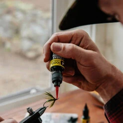 Loon Outdoors LOON UV FLY TYING KIT (1/2 OZ) -Simms || Patagonia || Hareline Sales UV Clear Fly Finish alt 3 1000x 8adf12c8 20ff 452a 8d3d 4139a8ab9fa2
